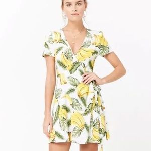 NWOT Forever 21 Banana Print wrap dress